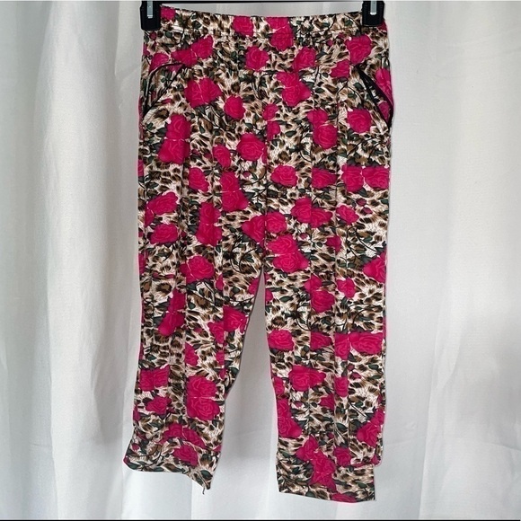 Pull on Pants Lounge Capri Cheetah Animal Print All Over Roses Floral Print - Picture 1 of 6